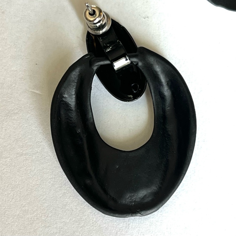 BOGO Two pairs of black post evening glam earrings - Picture 5 of 8